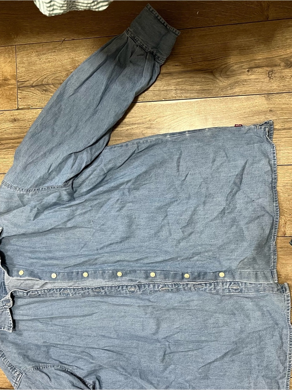 Levi's Light Blue Denim Button-Front Jacket - Picture 5 of 8